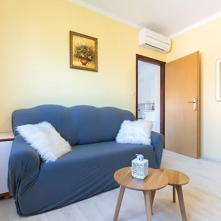 Apartman Lukas *